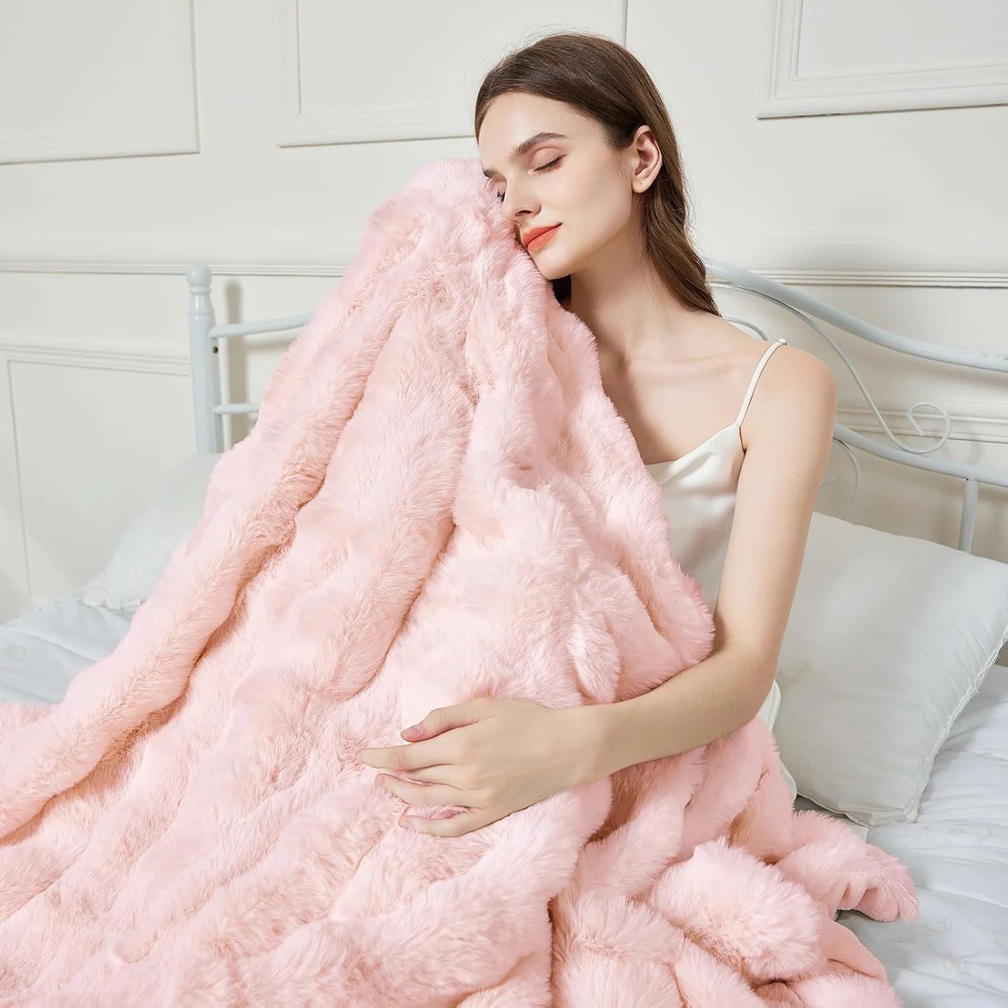 Rosekind Cozy Faux Fur Soft Plush Throw Blanket for Home