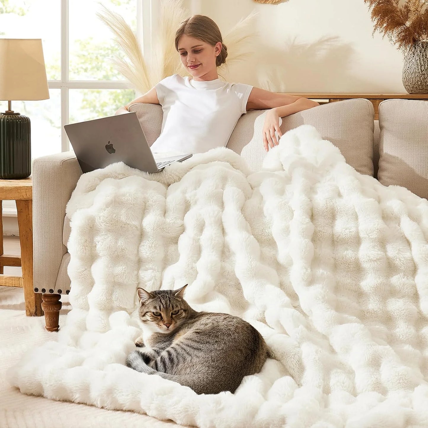 Rosekind Cozy Faux Fur Soft Plush Throw Blanket for Home