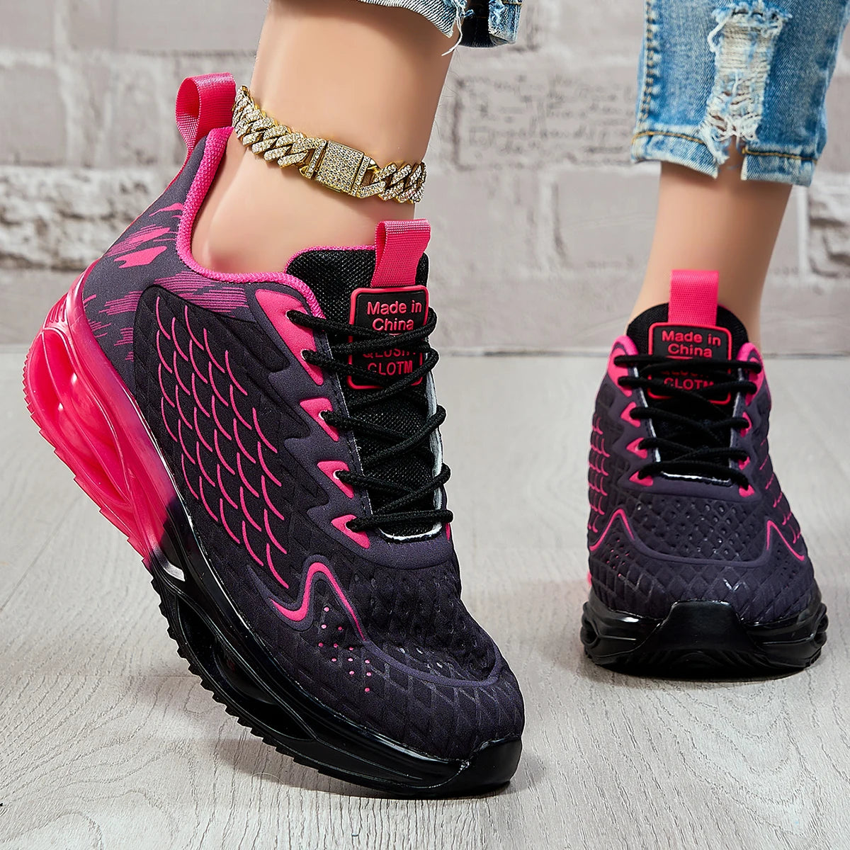Womens Lightweight Running Sneakers With Mesh Upper And Lace Up Design