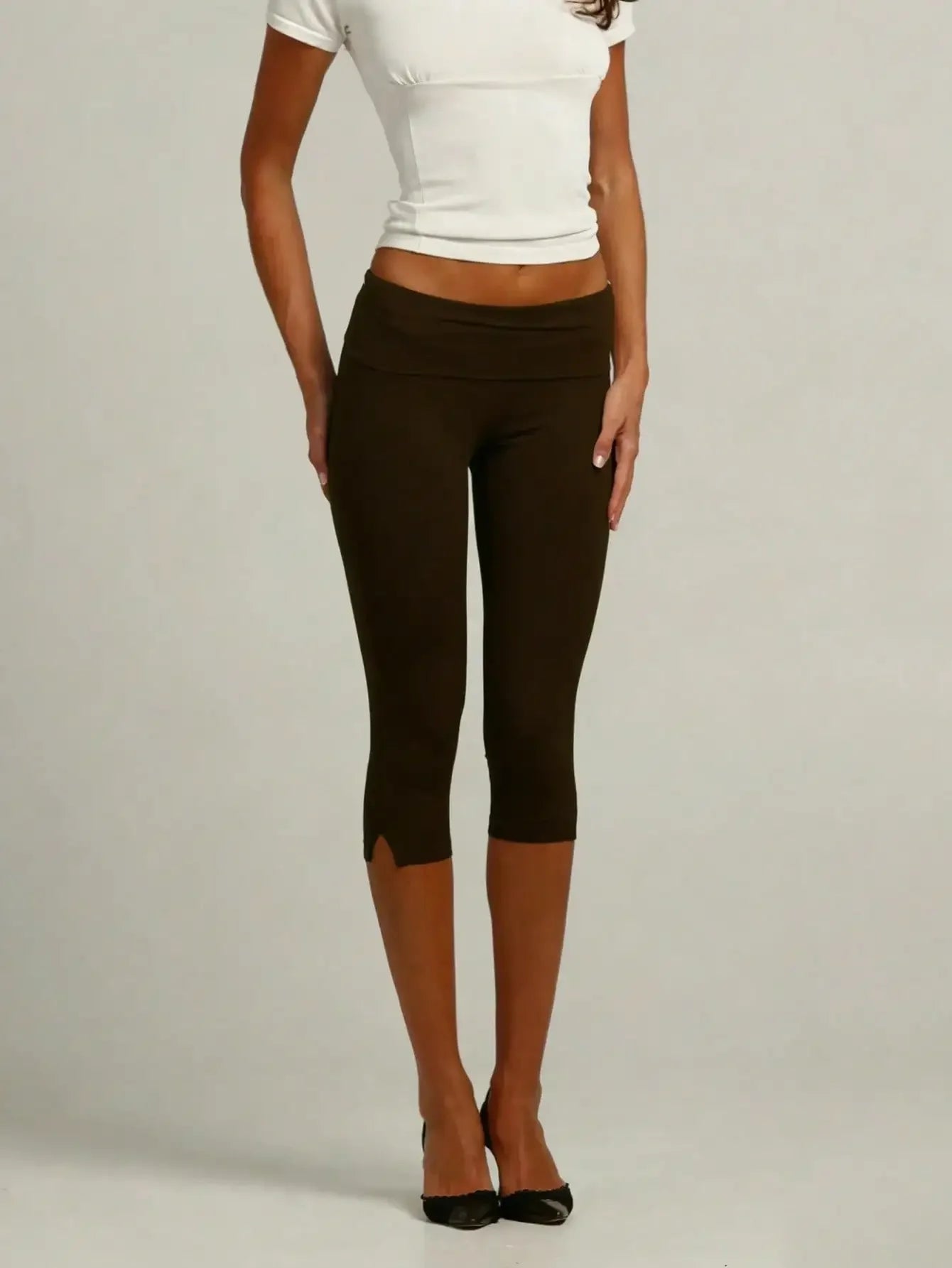 Women's Low Waist Capri Leggings With Fold Over Waistband