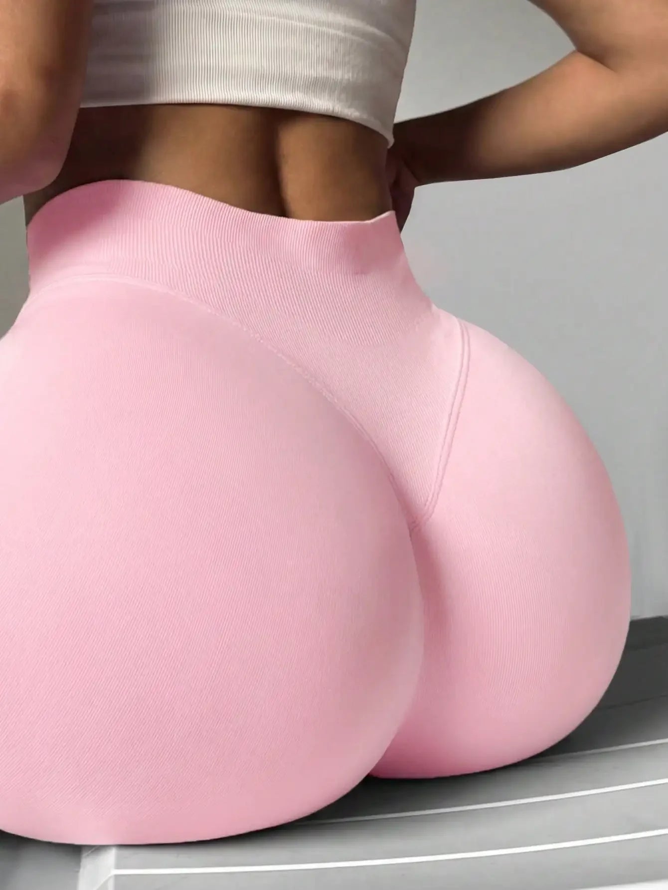 Women's Seamless Butt Lifting Sports Shorts For Gym Cycling And Run