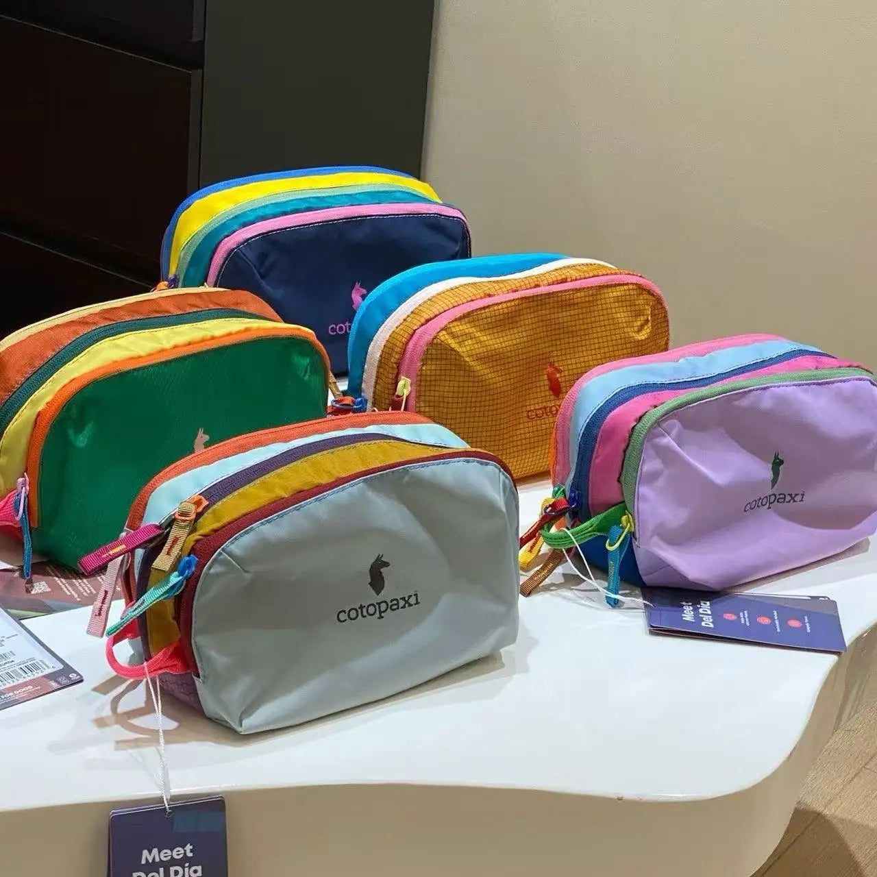 Waterproof Nylon Travel Toiletry Bag For Cosmetics Organization