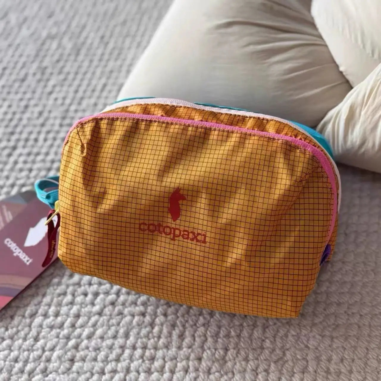 Waterproof Nylon Travel Toiletry Bag For Cosmetics Organization