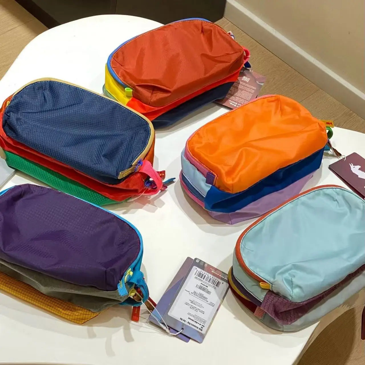 Waterproof Nylon Travel Toiletry Bag For Cosmetics Organization
