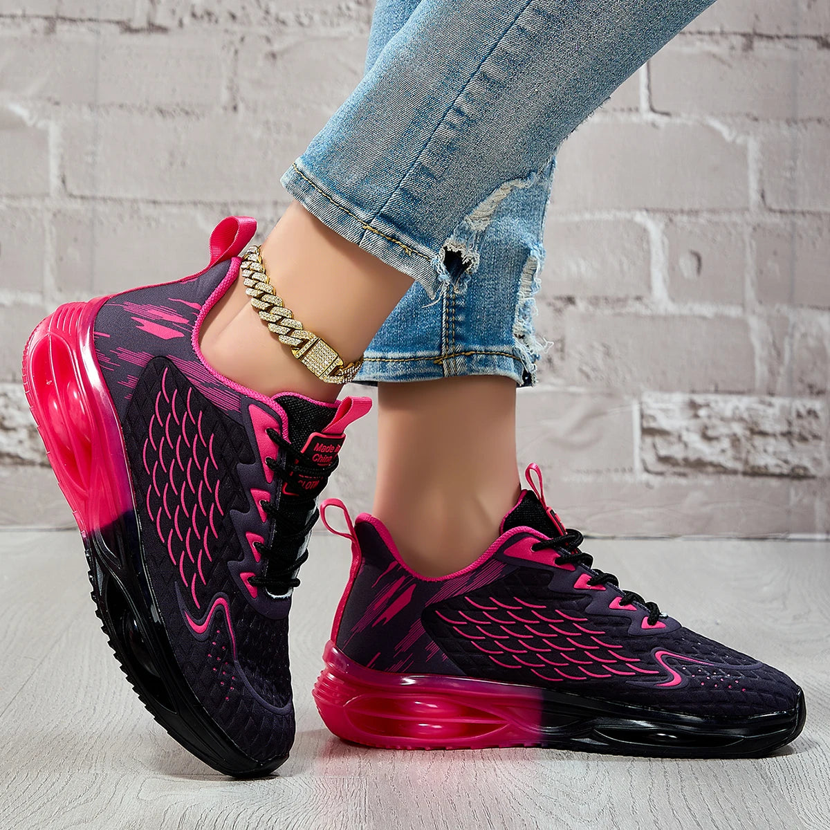 Womens Lightweight Running Sneakers With Mesh Upper And Lace Up Design