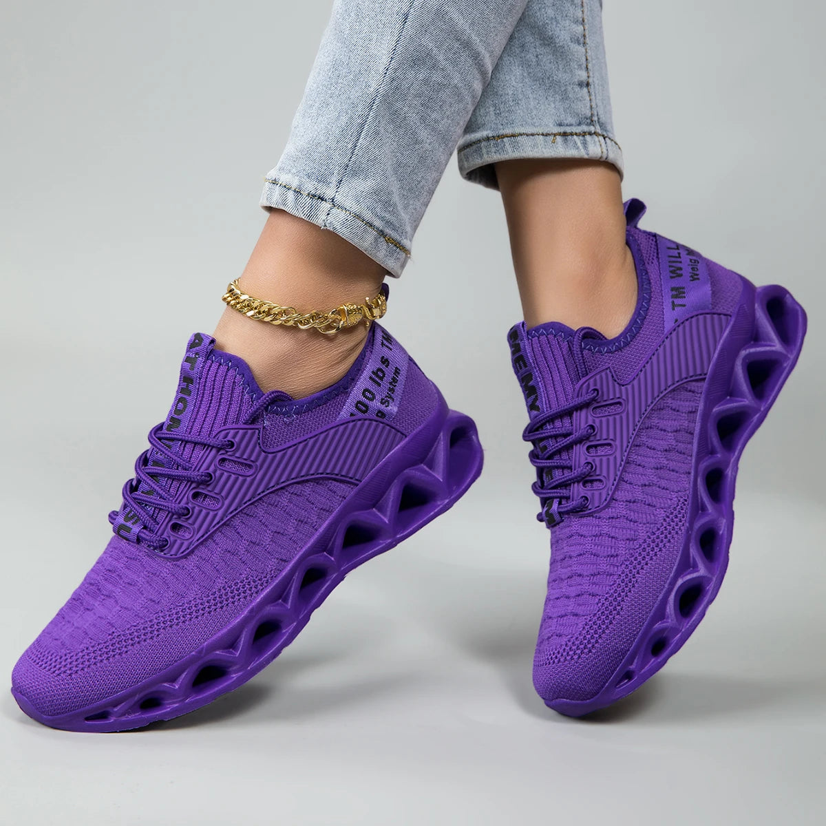 Lightweight Breathable Athletic Sneakers With Blade Sole Knit Upper