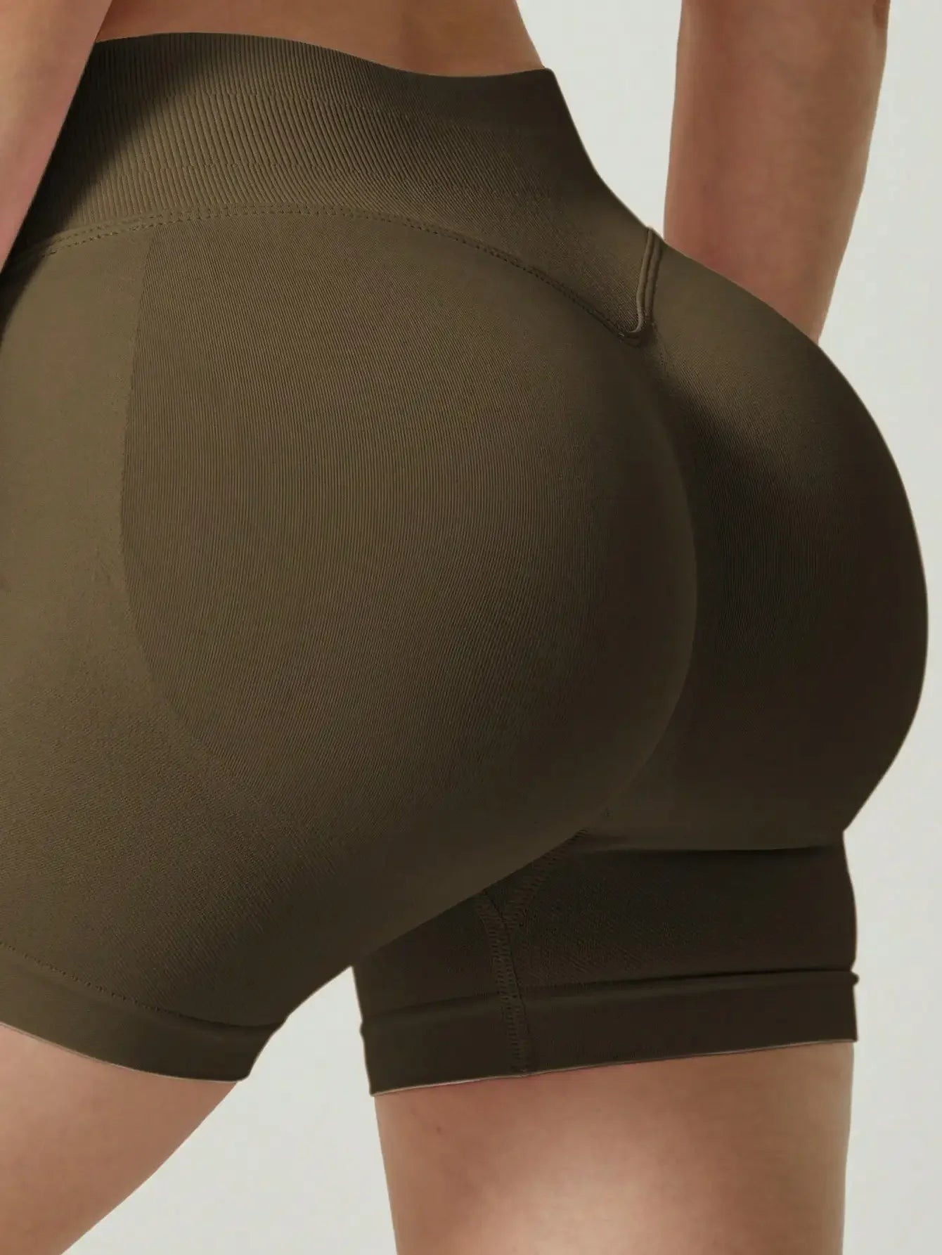 Women's Seamless Butt Lifting Sports Shorts For Gym Cycling And Run