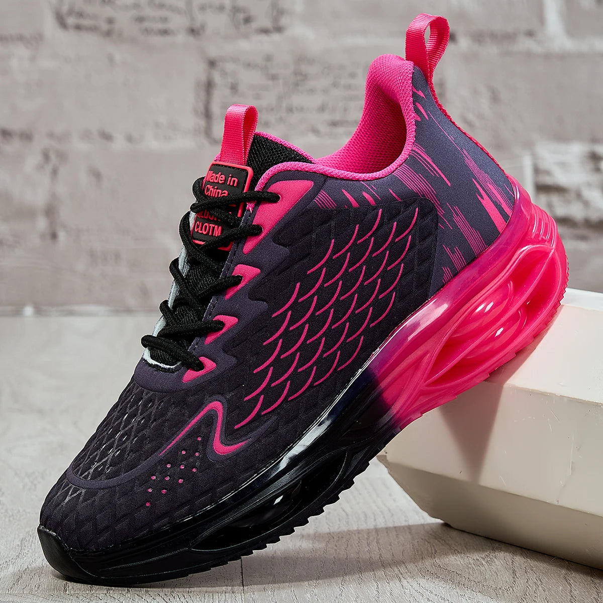 Womens Lightweight Running Sneakers With Mesh Upper And Lace Up Design
