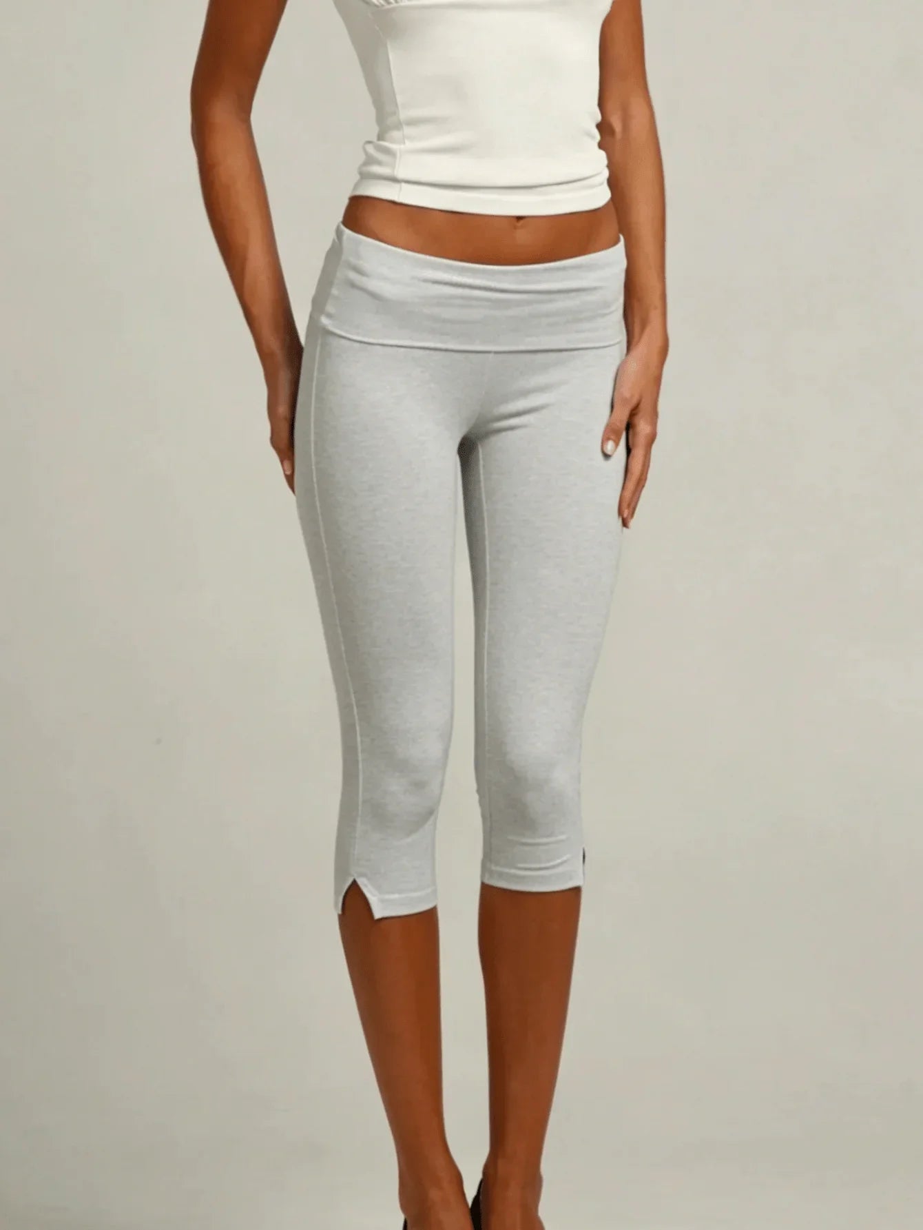 Women's Low Waist Capri Leggings With Fold Over Waistband
