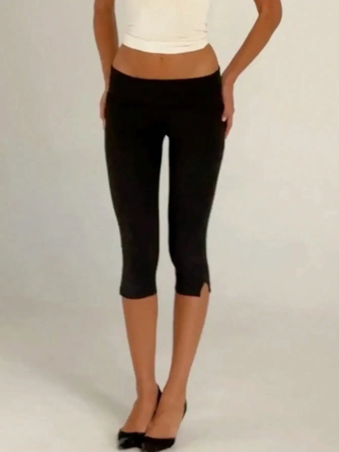 Women's Low Waist Capri Leggings With Fold Over Waistband